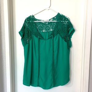 Maurices Green crochet top blouse size 1X.